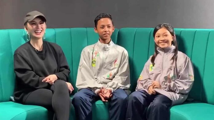 Agnez Mo Akhirnya Bertemu Keysha dan Devina, Siswa SMP yang Viral Jago Dansa