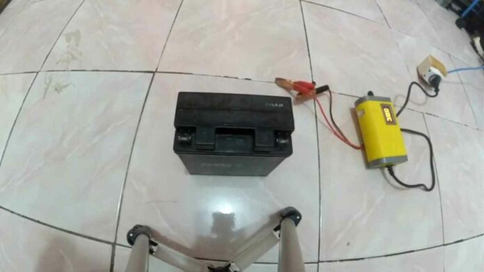 Aki Kering Motor Bisa di Cas atau Tidak? Ini Jawabannya!