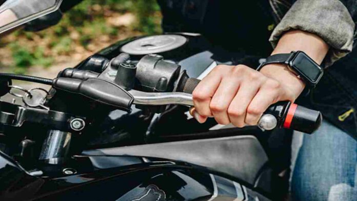 Fungsi Stut Kopling yang Bisa Pengguna Motor Ketahui