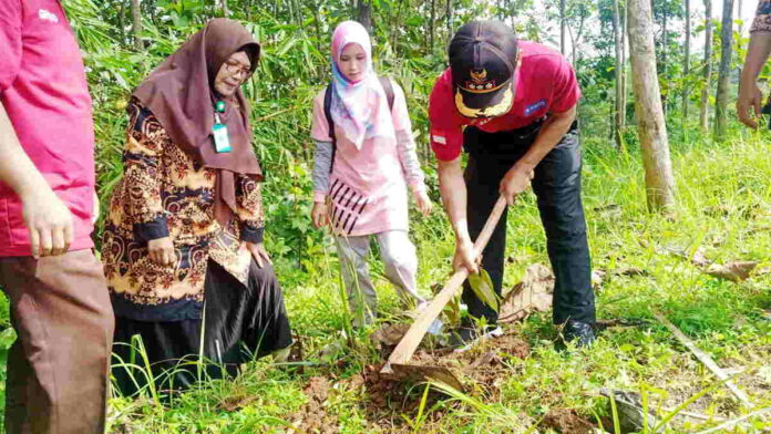 Gerakan Pramuka di Kota Banjar Hijaukan Buper dengan Tanam Pohon