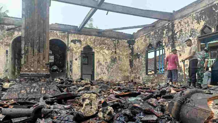 Masjid Dibakar