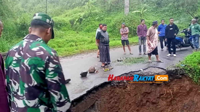 Jalan Amblas di Sukajaya Garut