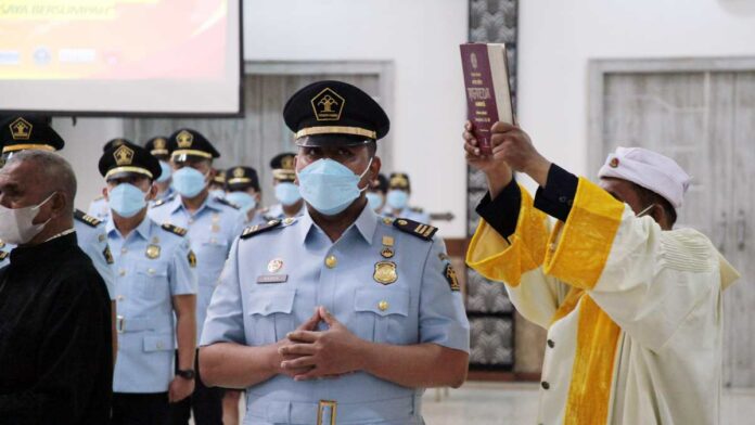Kemenkumham Jabar Lantik Pejabat Administrasi dan Sertijab Kepala Kantor Imigrasi