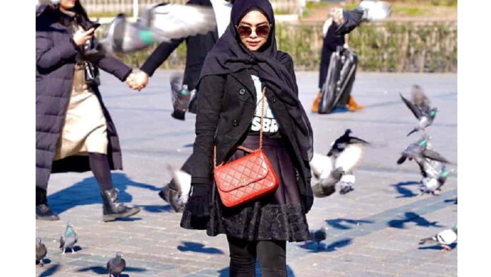 OOTD Hijab Rok Pendek, Trend Fashion Modis Inspiratif