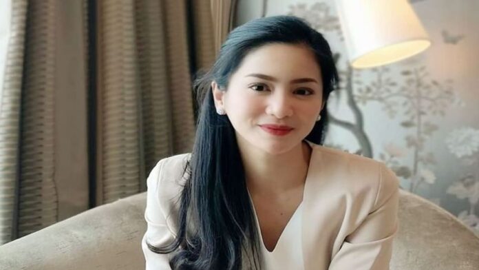 Profil Bunga Zainal, Bahagia Meski Pernikahannya Tuai Pro Kontra