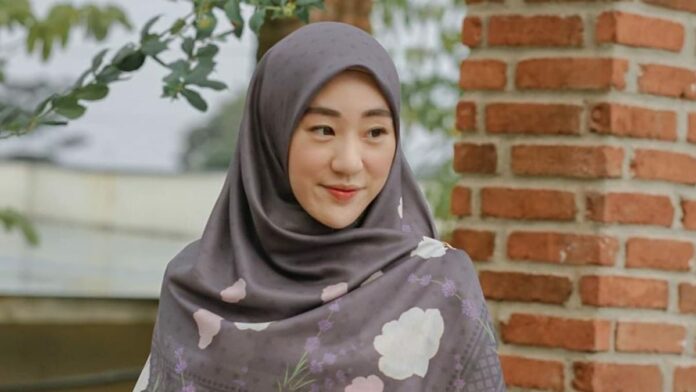 Profil Larissa Chou, Kesabarannya Membuat Netizen Kagum