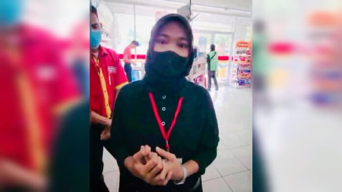 Viral calon karyawan Alfamart menangis