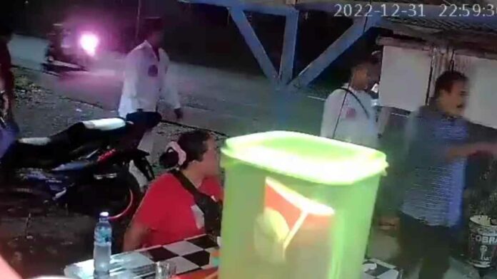 Jeje Wiradinata Adu Mulut