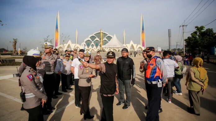 Sekda Kota Bandung Ema Sumarna