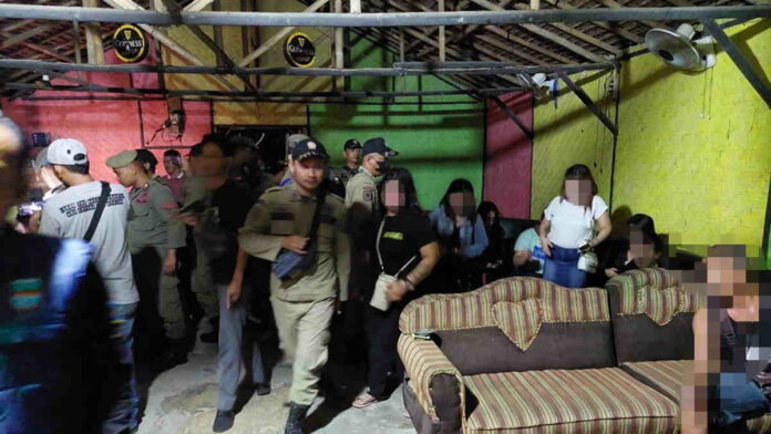 4 Warung Remang-remang di Pangandaran Kena Razia, 20 PSK Diamankan