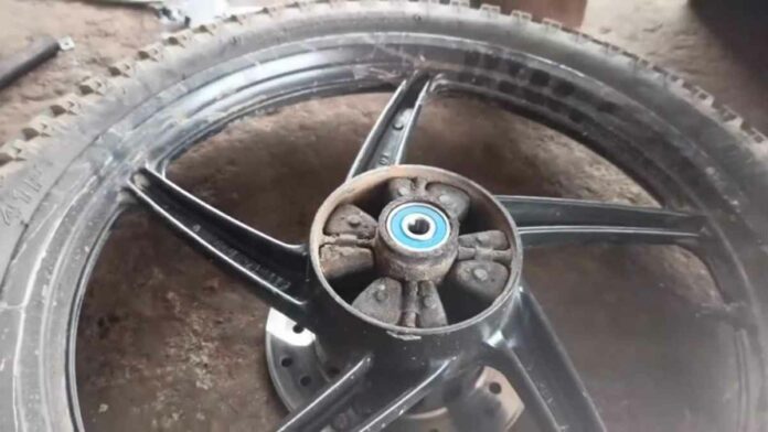 Cara Mengganti Bearing Roda Belakang Motor yang Rusak