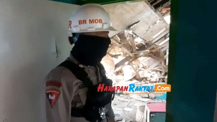 Brimob dan Polres Garut