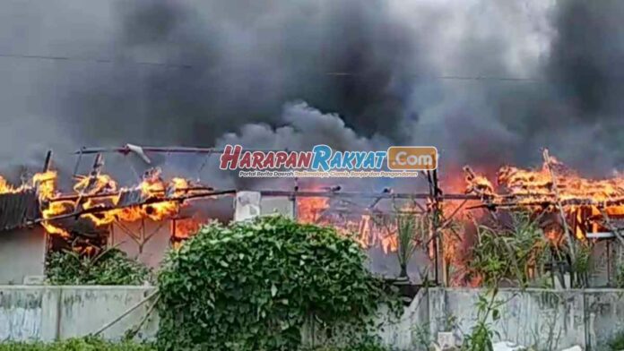 Gudang dan Rumah Dinas Pengajar Pesantren di Tasikmalaya Terbakar