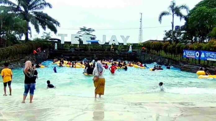 Kolam TeeJay Waterpark
