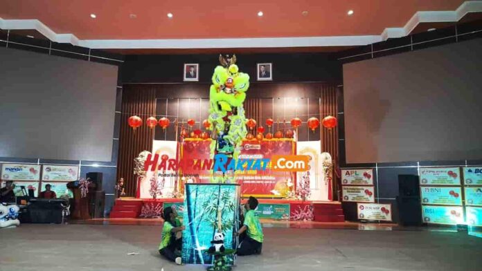 Atraksi Barongsai dan Naga Liong