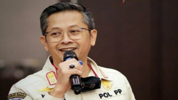 Kasatpol PP Jabar Ade Afriandi tegur anggotanya di Garut