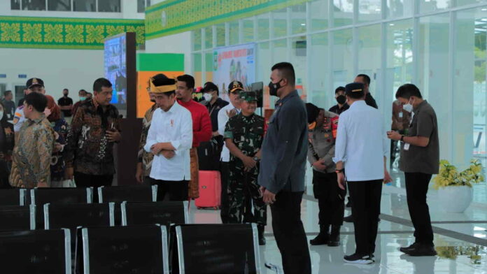 Pangdam I/Bukit Barisan Dampingi Presiden Peringati HPN, Tinjau Pasar dan Resmikan Terminal Amplas Medan