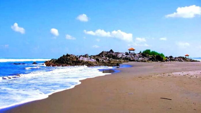 Pantai Karang Paranje Garut