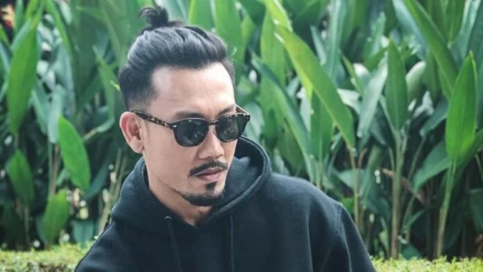 Profil Denny Sumargo, Si Pebasket Sombong