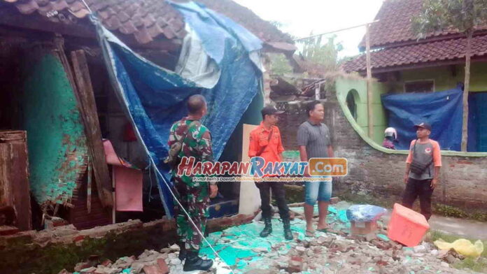 Rumah Warga Kota Banjar Ambruk saat Tertidur