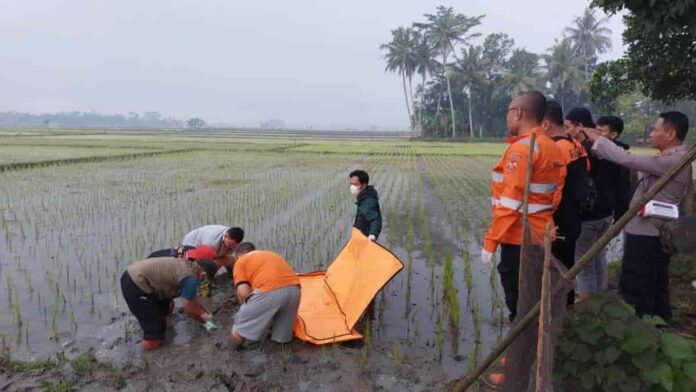 Mayat Pria Ditemukan Terkubur