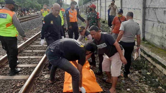 Wanita Lansia Tanpa Identitas Tewas Tertemper Kereta di Bekasi