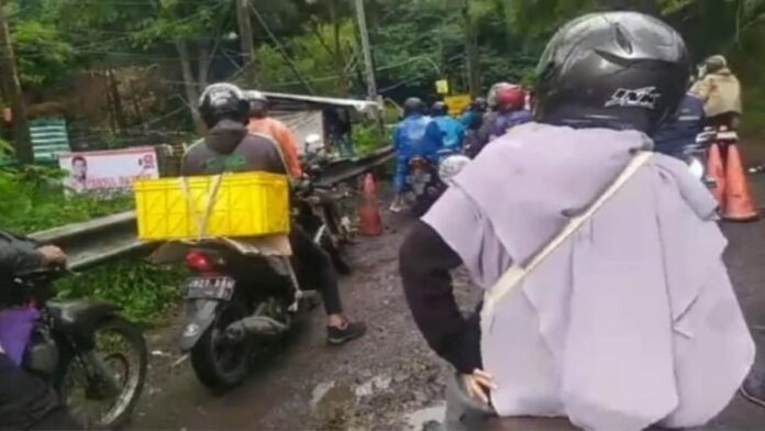 tebing longsor
