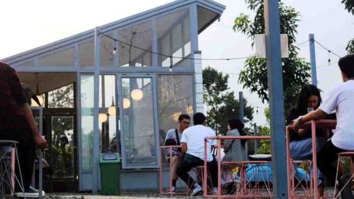 Cafe Indoor dan Outdoor di Bandung