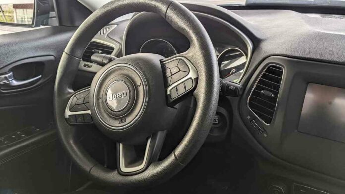 Cara Menyetel Speleng Setir Mobil dan Penyebabnya
