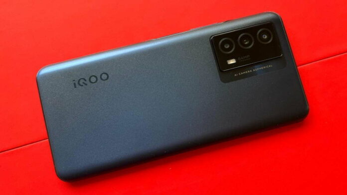 HP Vivo iQOO 13 5G Tawarkan Spesifikasi Handal, Siap Rilis