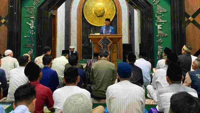 Salat Tarawih Masjid Agung