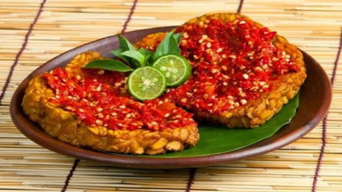 bahaya makan pedas saat sahur dan berbuka puasa