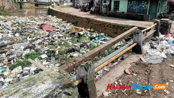 Julukan Garut Kota Intan Tercoreng Sampah yang Berserakan