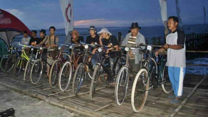 Komunitas Sepeda Onthel di Pangandaran
