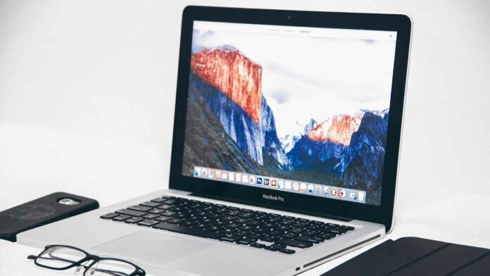 Layar Laptop Terbalik, Berikut Beberapa Cara Mengatasinya