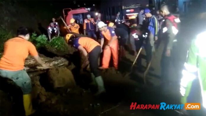 Longsor Susulan Tutup Separuh Jalan Raya Tasikmalaya-Garut