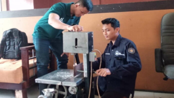 Mesin Penggiling Daging Karya Mahasiswa STIT BP Banjar, Mudahkan Proses Produksi