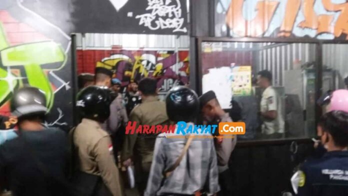 Miras di Warung Remang-remang