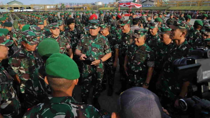 Pangdam I/BB Dampingi Panglima TNI Berangkatkan 900 Prajurit ke Papua