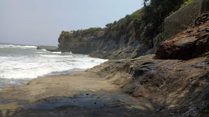 Pantai Karang Tepas Garut