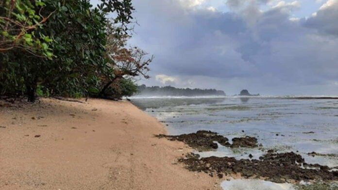 Pantai Sancang salah satu pantai tersembunyi di Garut