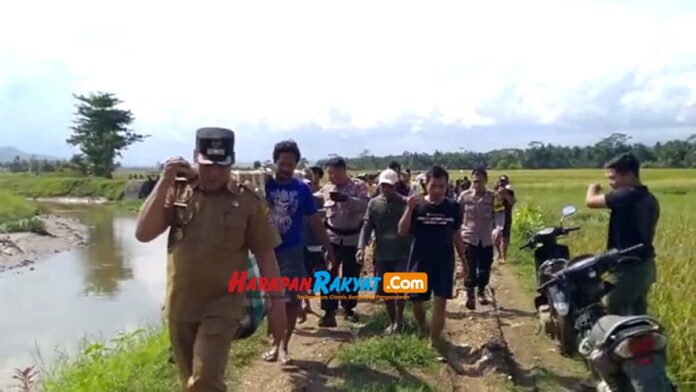 Jasad manusia di dasar sungai