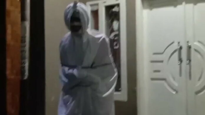Pocong yang Bangunkan Sahur di Tasikmalaya
