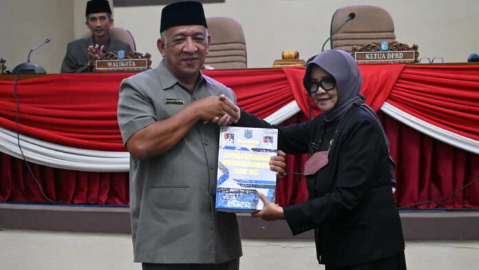 Rapat Paripurna Penyampaian LKPJ