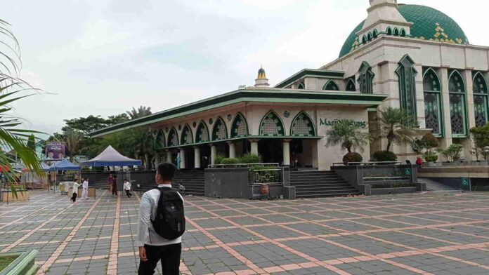 Selama Ramadan, Masjid Agung Ciamis Sediakan Takjil Gratis Tiap Hari