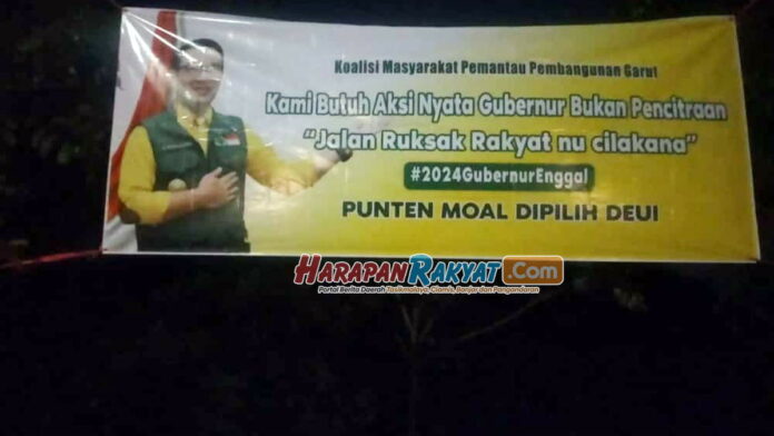 Spanduk Kritikan Ridwan Kamil di Jalan Raya Leles Garut