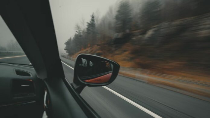 Spion Mobil Tidak Bisa Dilipat, Ini Beberapa Penyebabnya