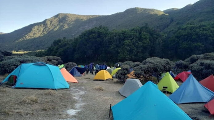 Tempat Camping Terbaik di Garut