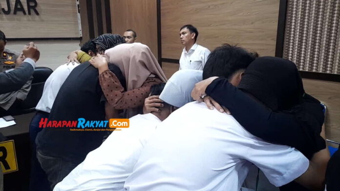 Belasan Remaja yang ugal-ugalan di kota Banjar