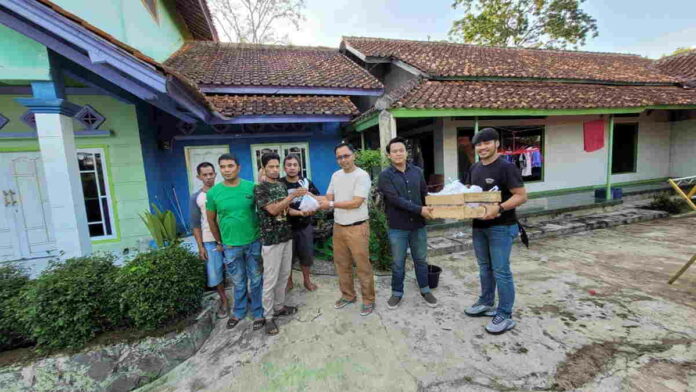 Berbagi Kebahagiaan, P2AC Bagikan Telur dan Takjil untuk Warga Ciamis